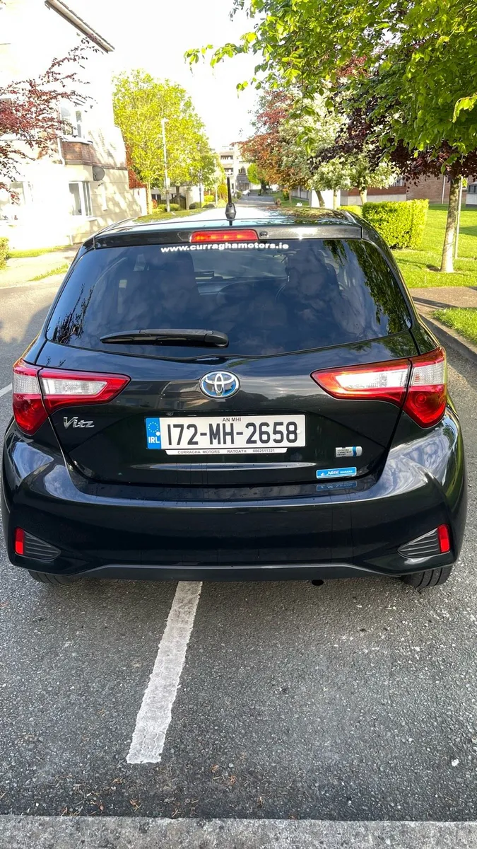 TOYOTA VITZ - Image 2