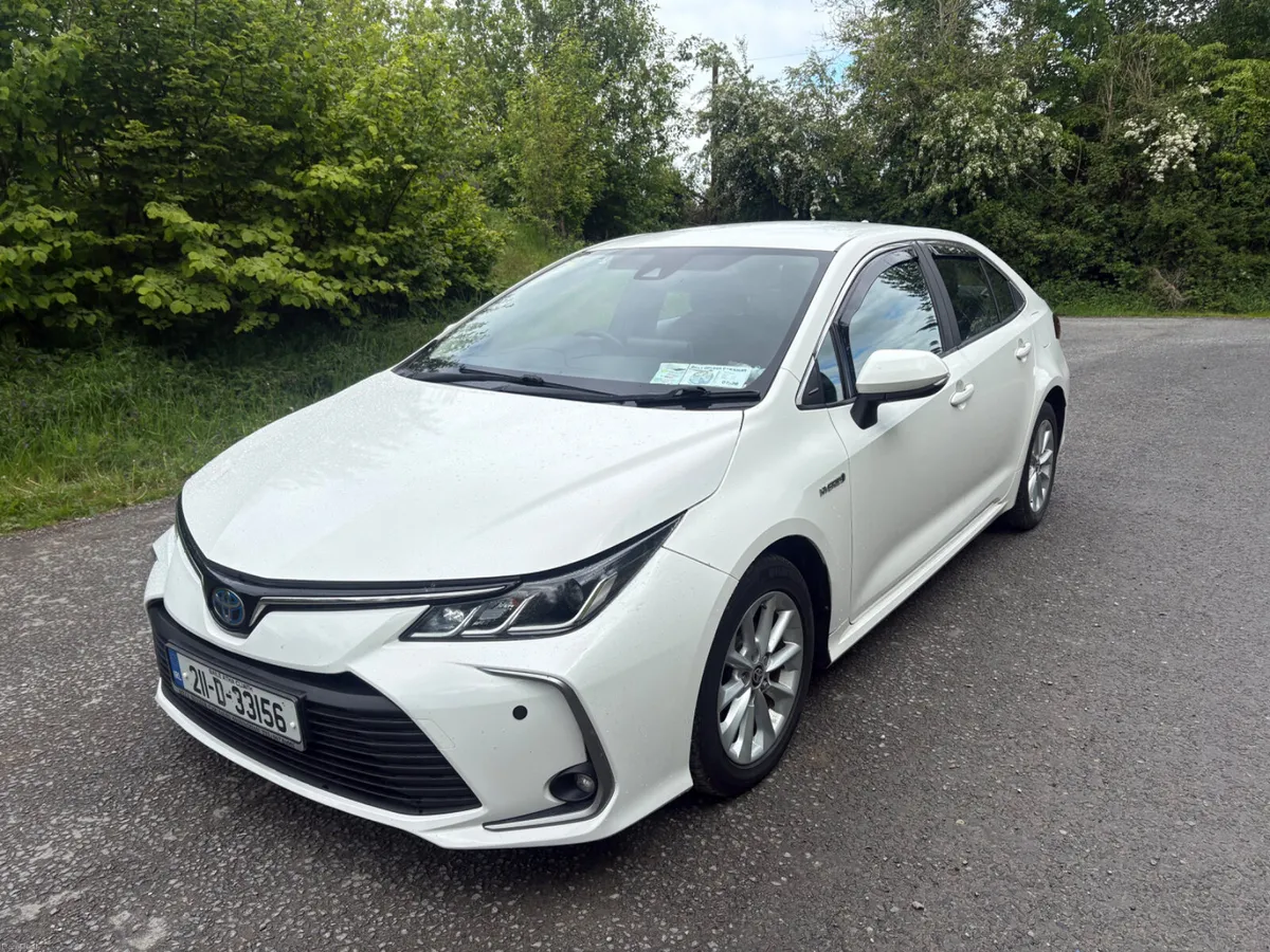 Toyota Corolla 2021 1.8 Hybrid Private Low Miles - Image 3