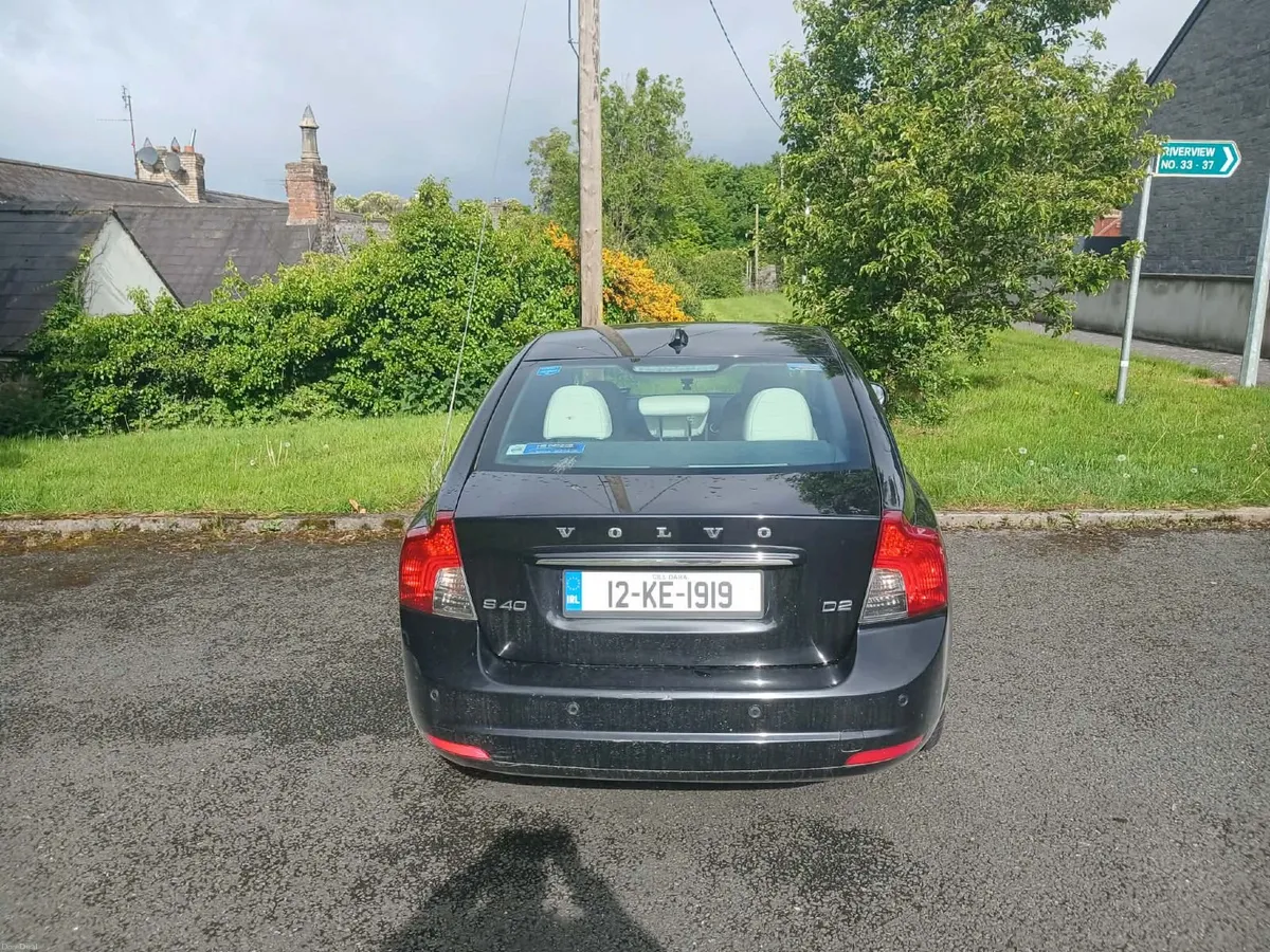 Volvo S40 2012 - Image 2