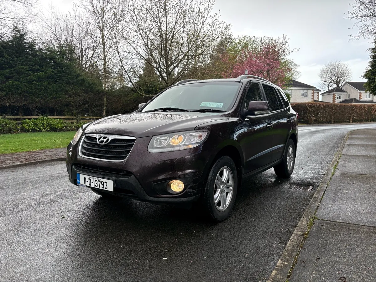 2011 Hyundai Sante Fe 7 Seats - Image 4