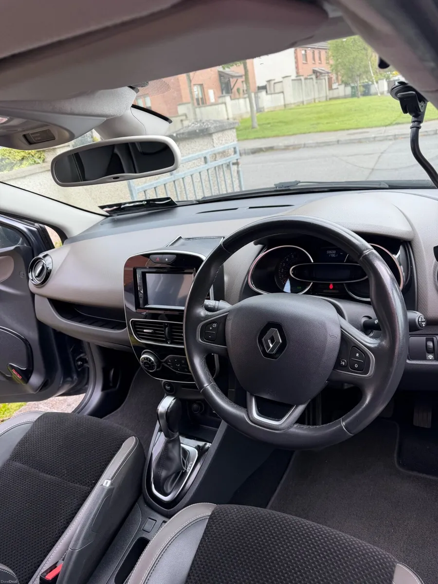 Automatic Renault Clio (Lutecia) 2017 -Low Mileage - Image 4
