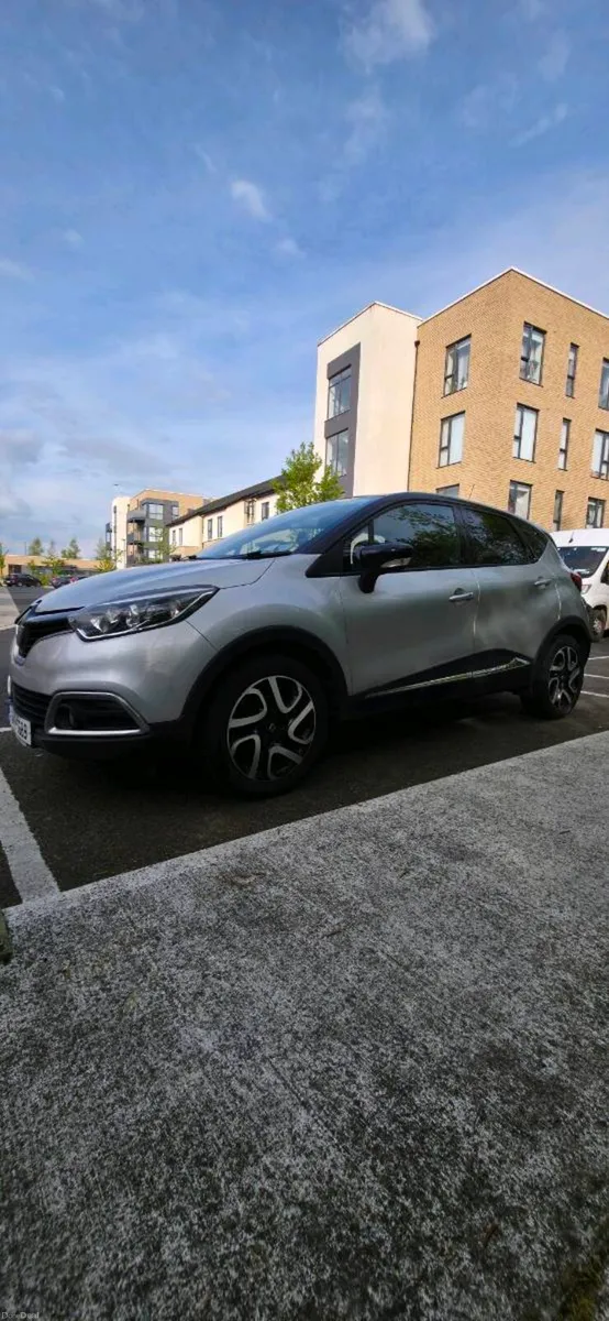 Renault Captur Hatchback 1.5 Diesel - Image 3