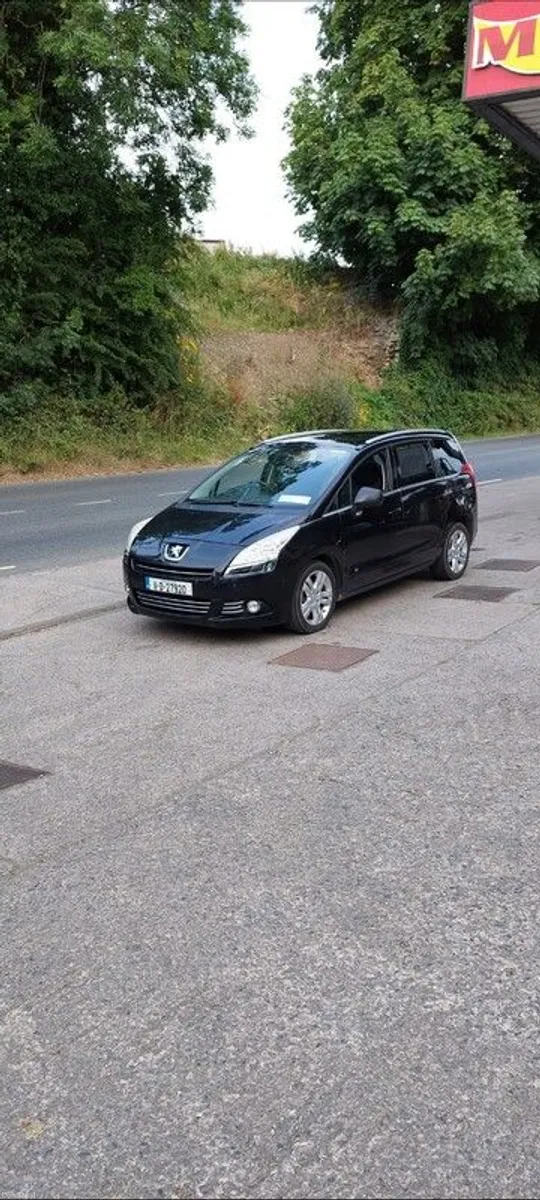2011 Peugeot 5008 - Image 1