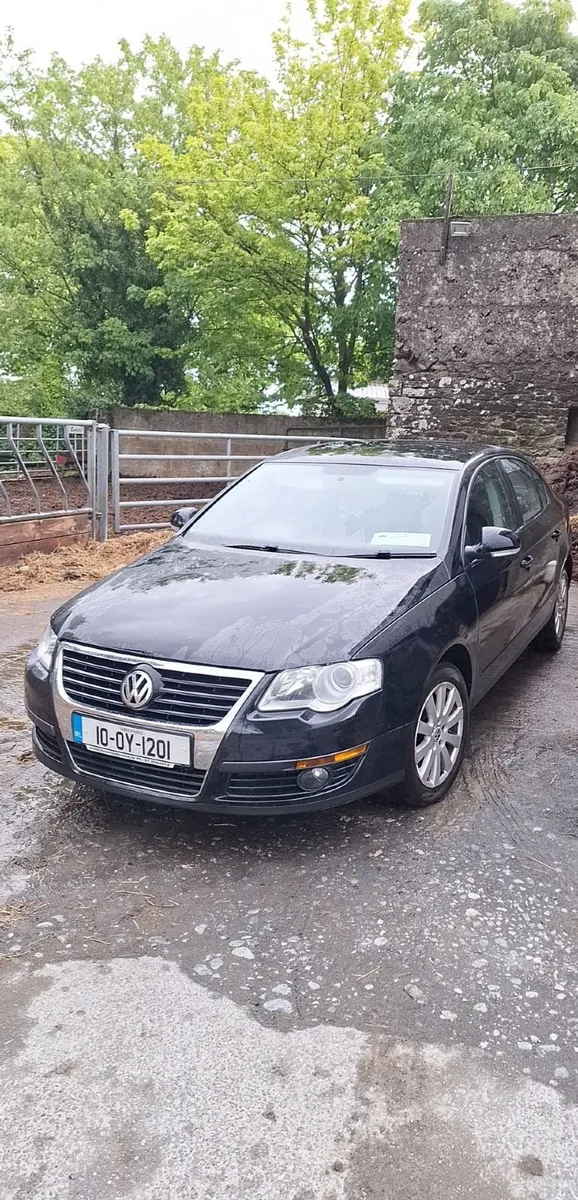 Volkswagen Passat 2010 - Image 1