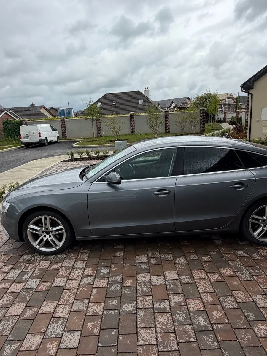 Car - Image 3
