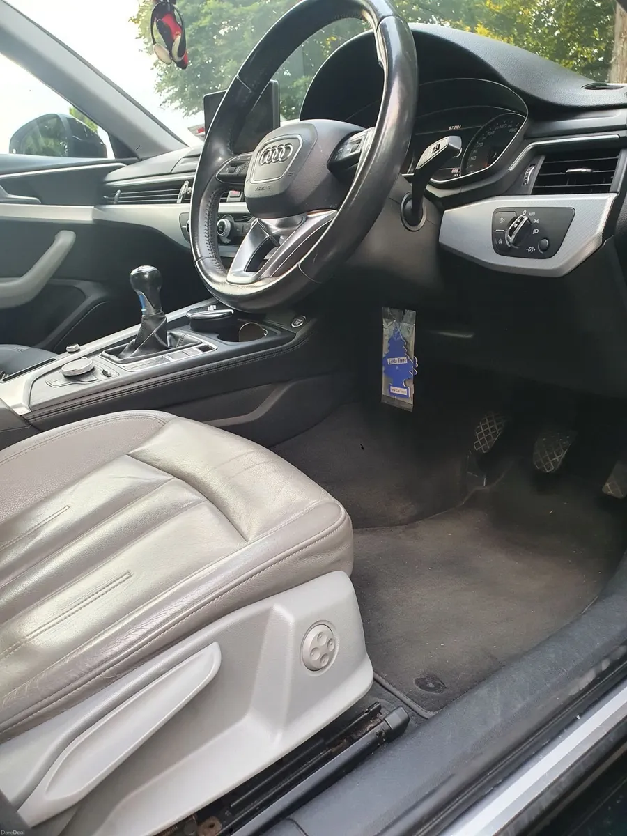 Audi A4 2016 - Image 2