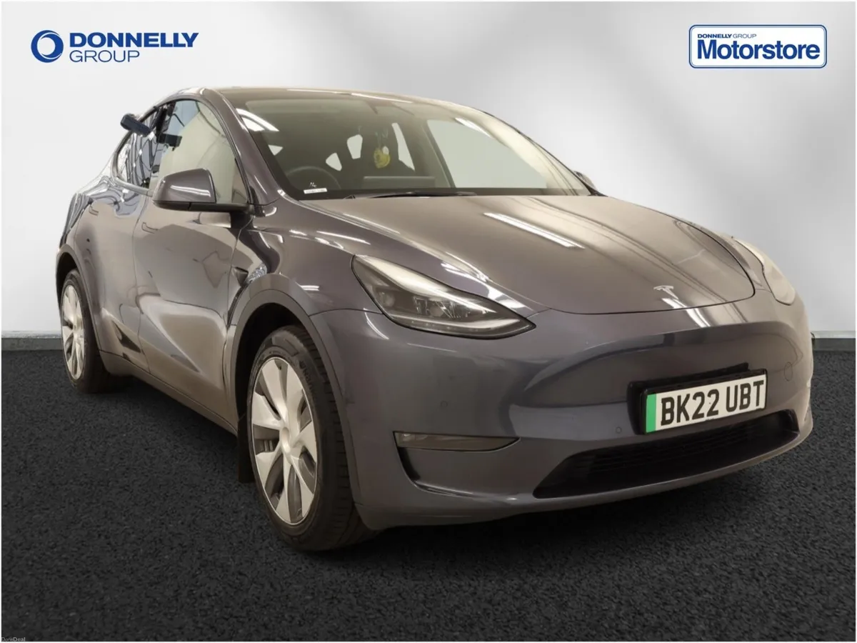 Tesla Model Y Hatchback Long Range - Image 1
