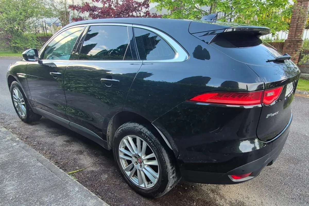 Jaguar F-Pace 2017 - Image 2
