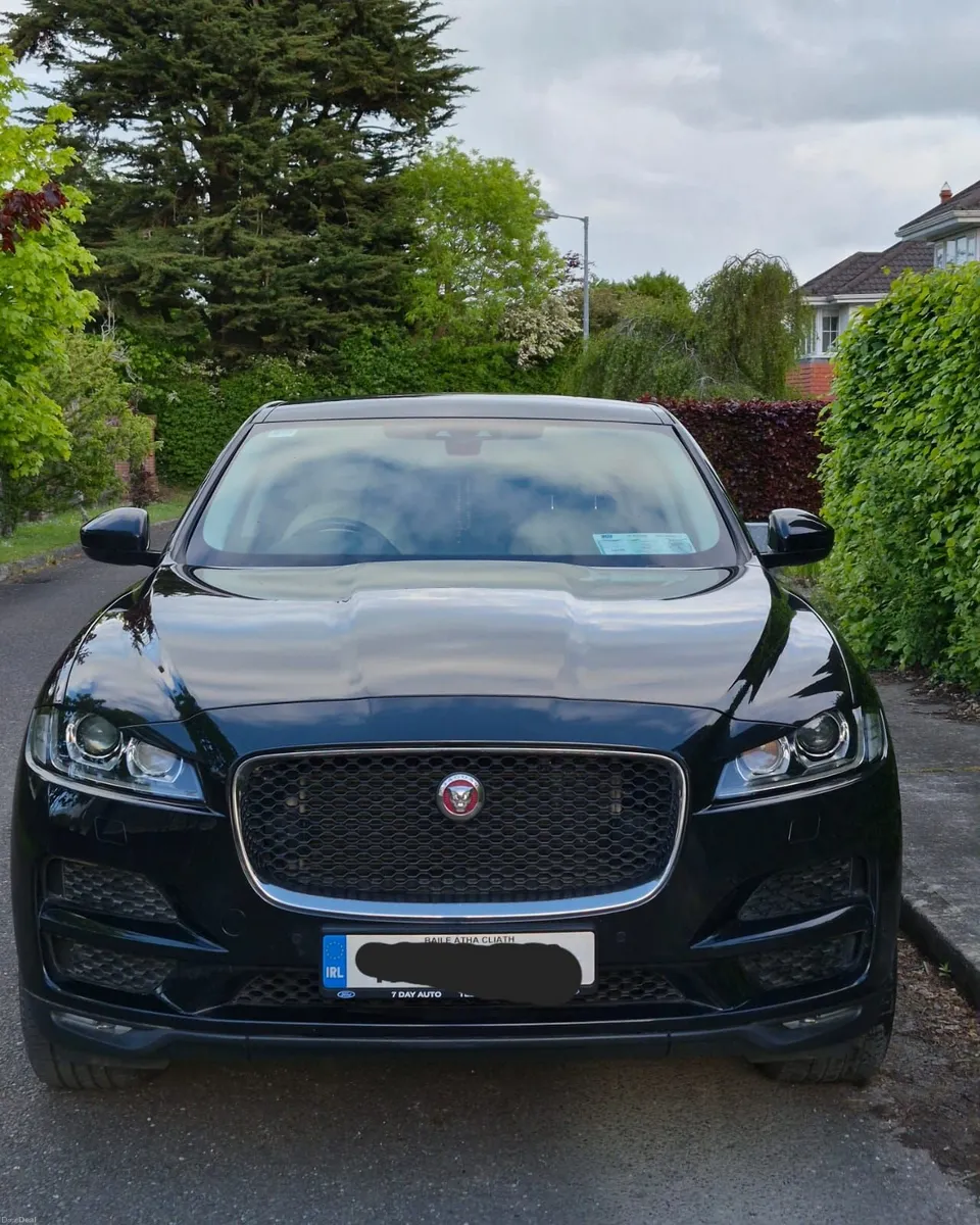 Jaguar F-Pace 2017 - Image 1