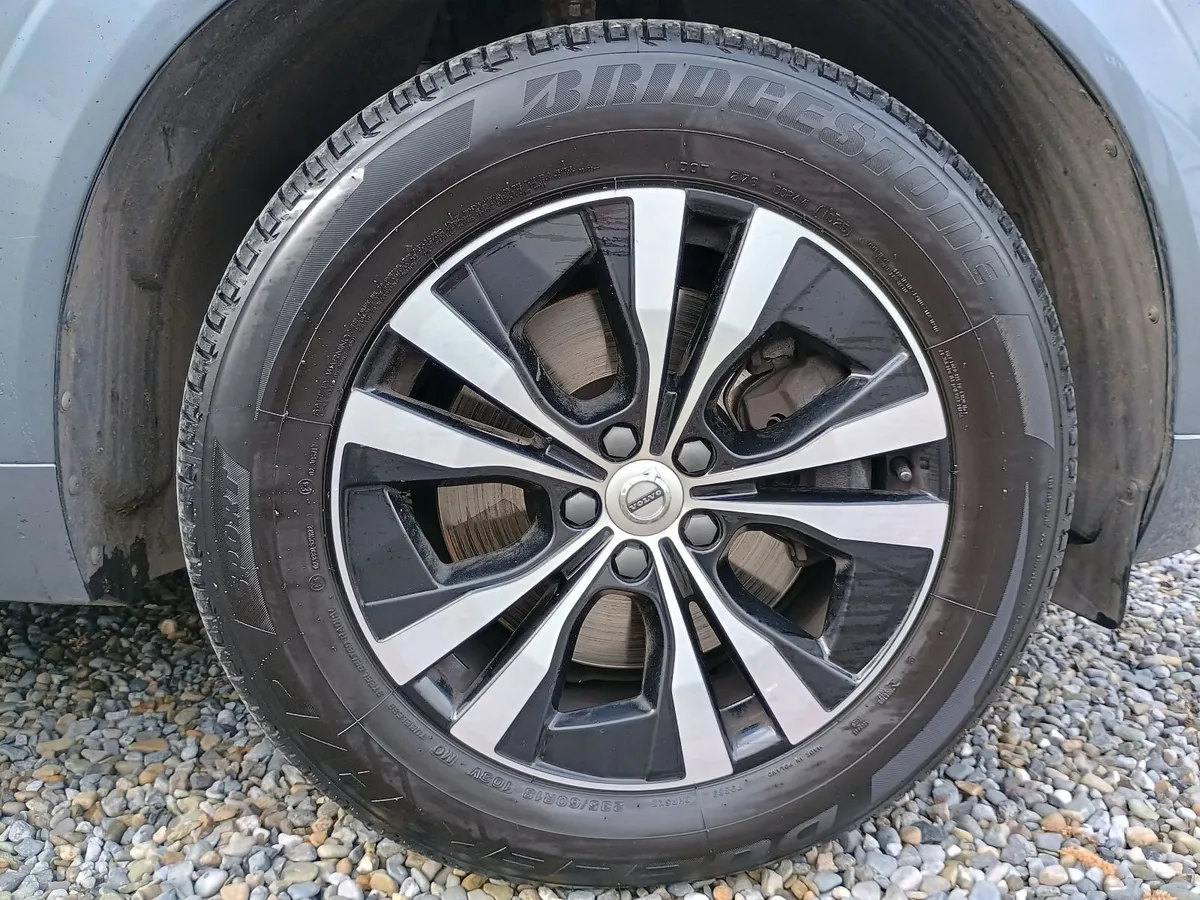 202 Volvo XC60 D4 MOMENTUM 5DR Automatic - Grey - Image 6