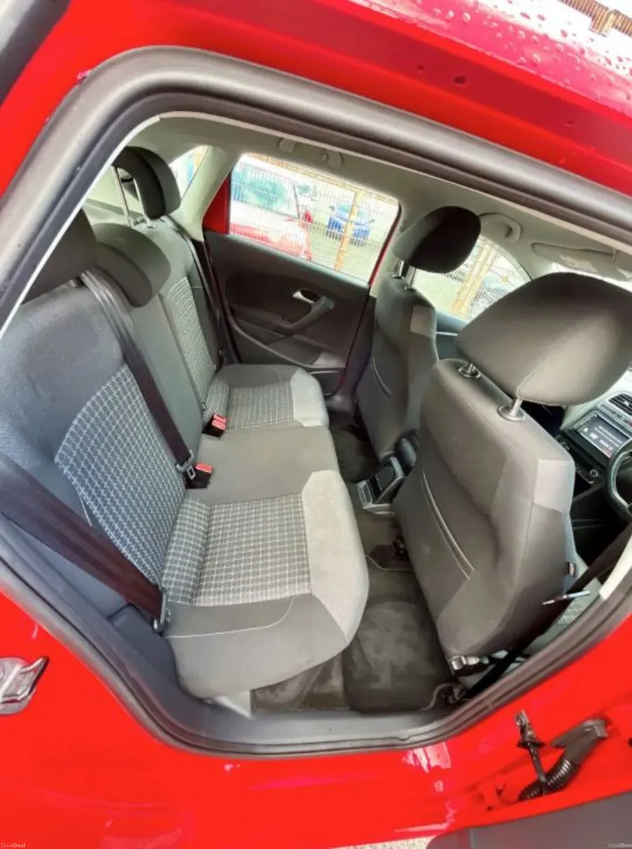 Volkswagen Polo 2016 - Image 2