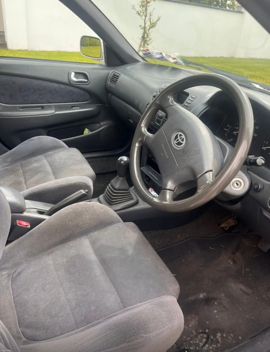 Toyota Corolla 2001 - Image 3