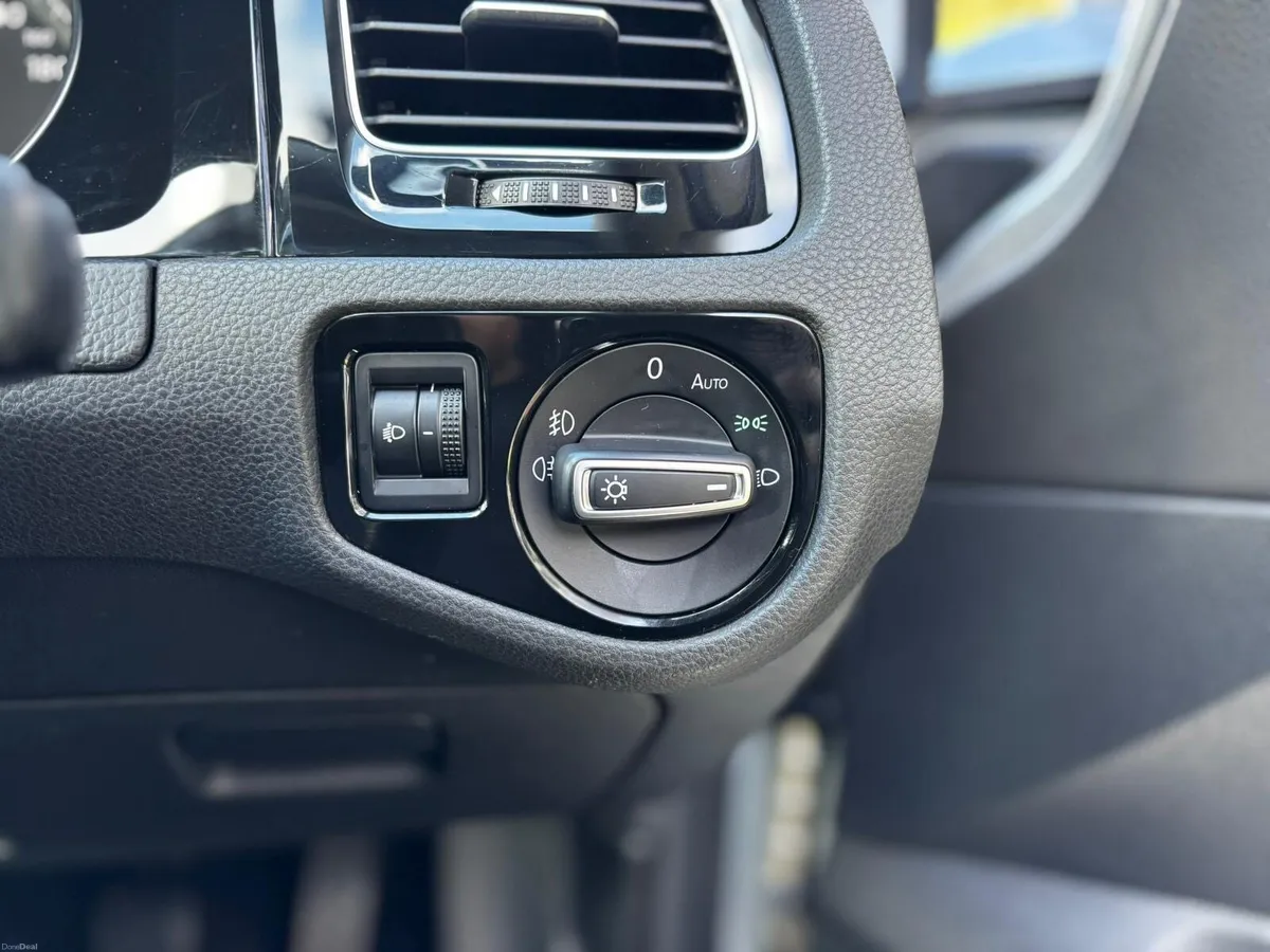 Volkswagen Golf - Image 4