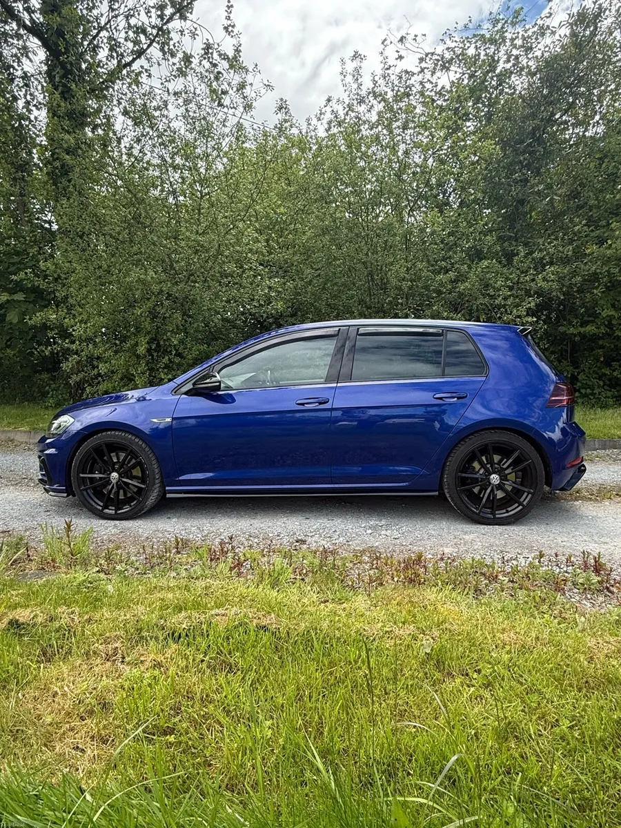 Volkswagen Golf R - Image 1