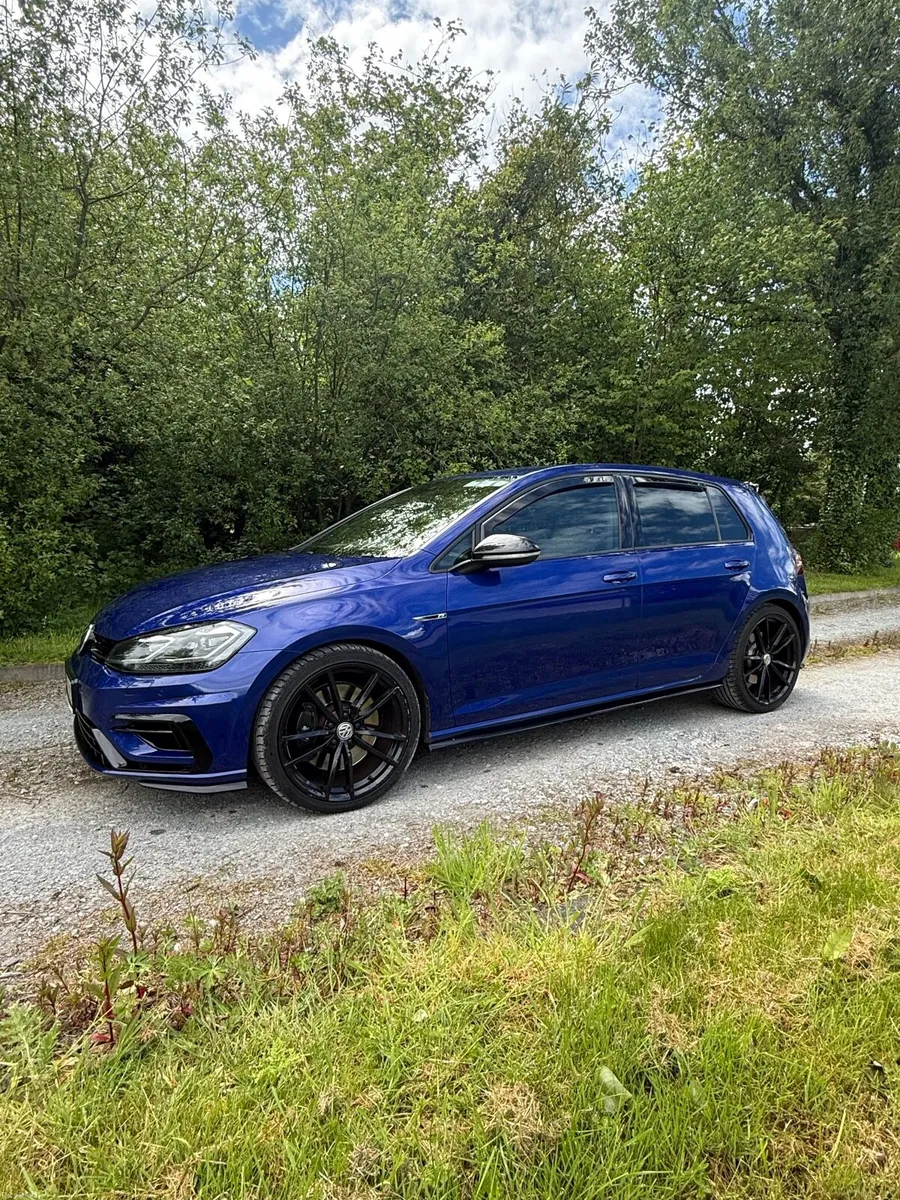 Volkswagen Golf R - Image 4