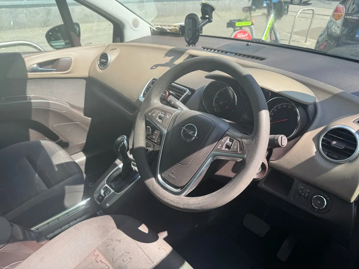 Car - Image 4
