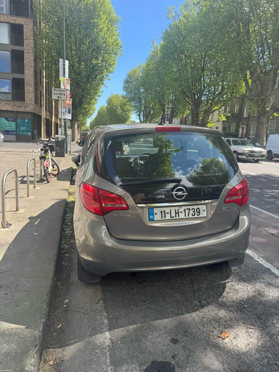Car - Image 2