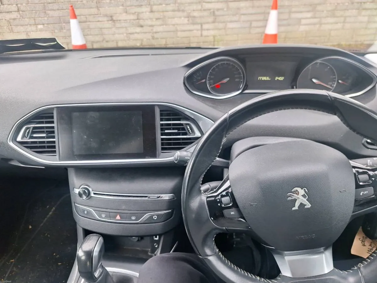 Peugeot 308 - Image 6