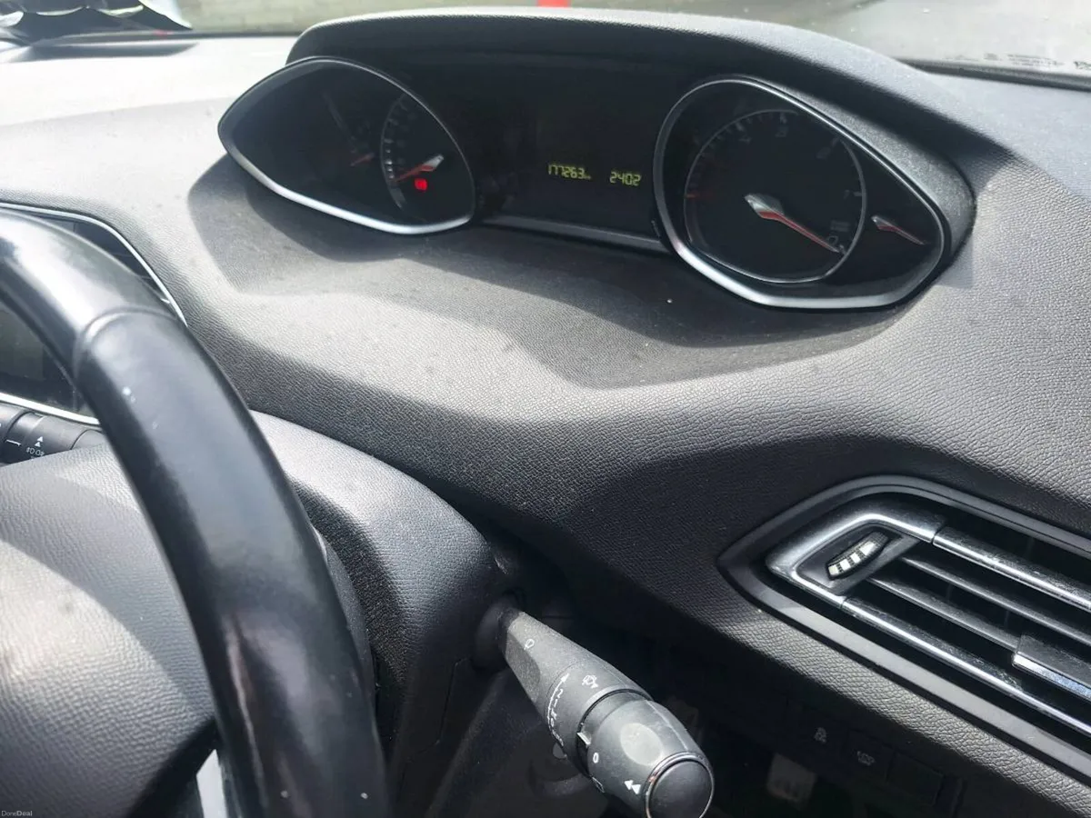 Peugeot 308 - Image 5