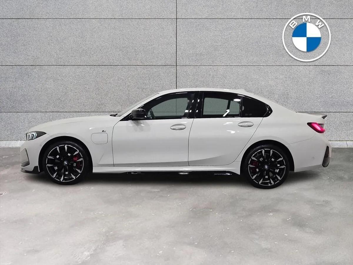 BMW 3-Series 330e M Sport Saloon - Image 4