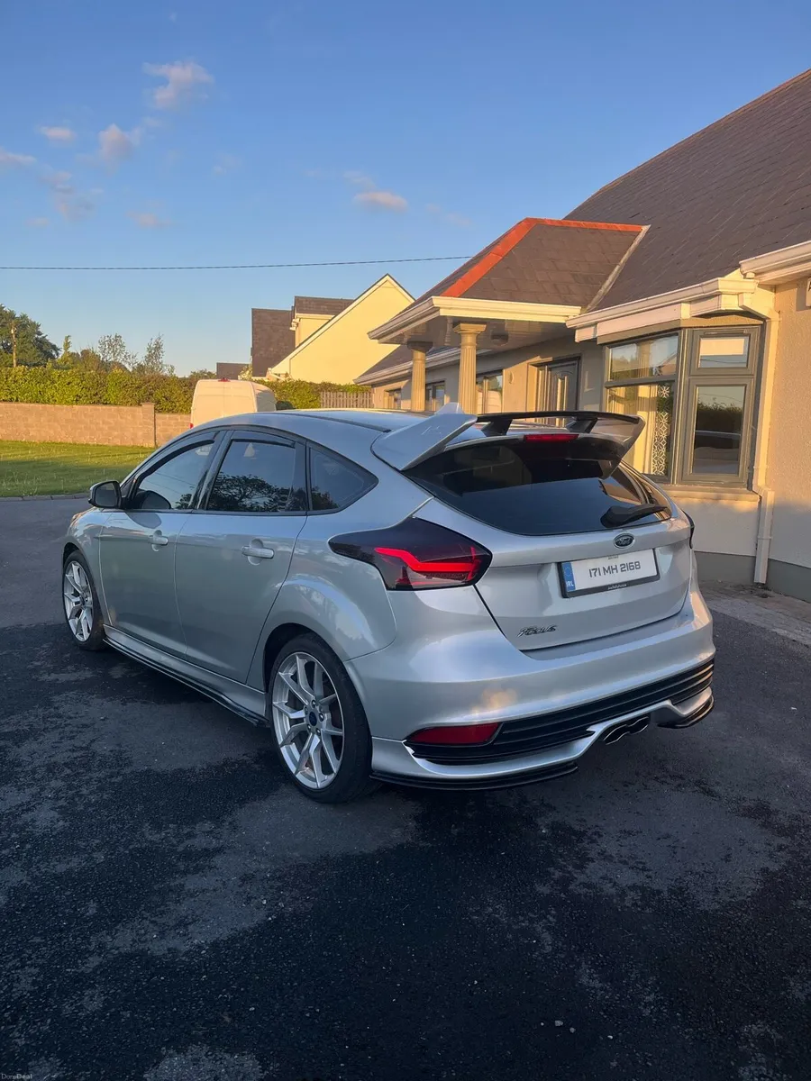 Ford focus LOW KMS - Image 3
