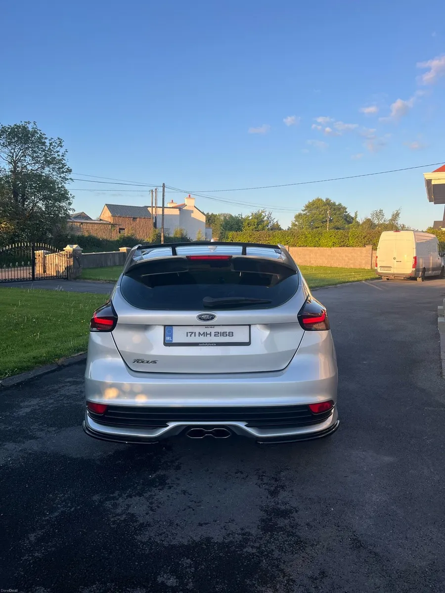 Ford focus LOW KMS - Image 4
