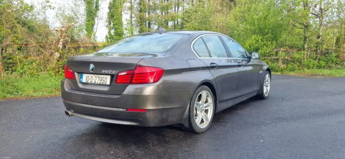 BMW 5-Series 2010 - Image 3