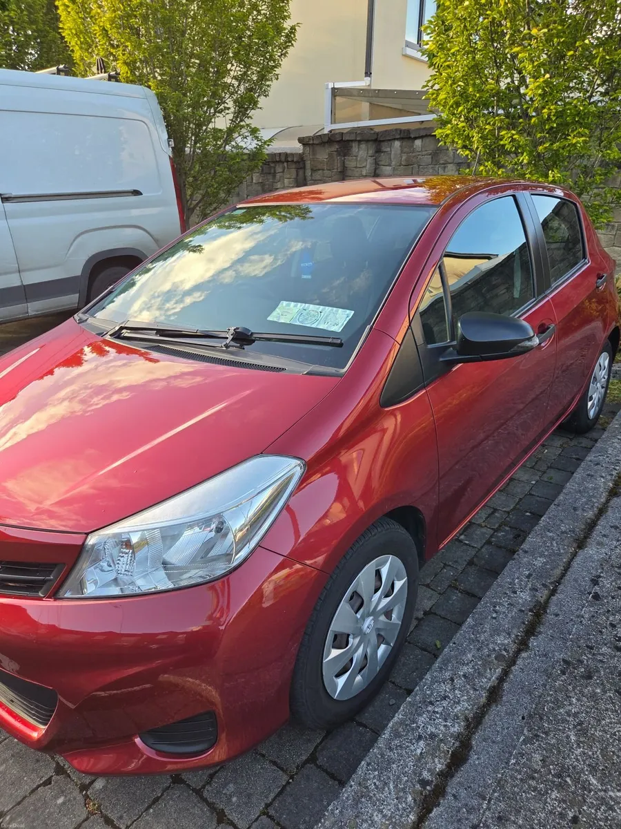 Toyota Yaris 2013 - Image 2