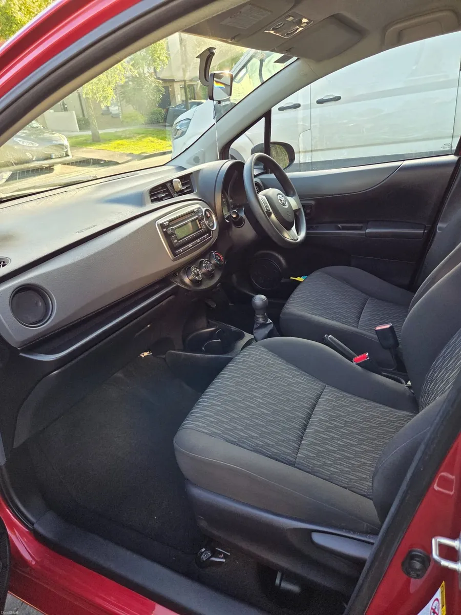 Toyota Yaris 2013 - Image 3
