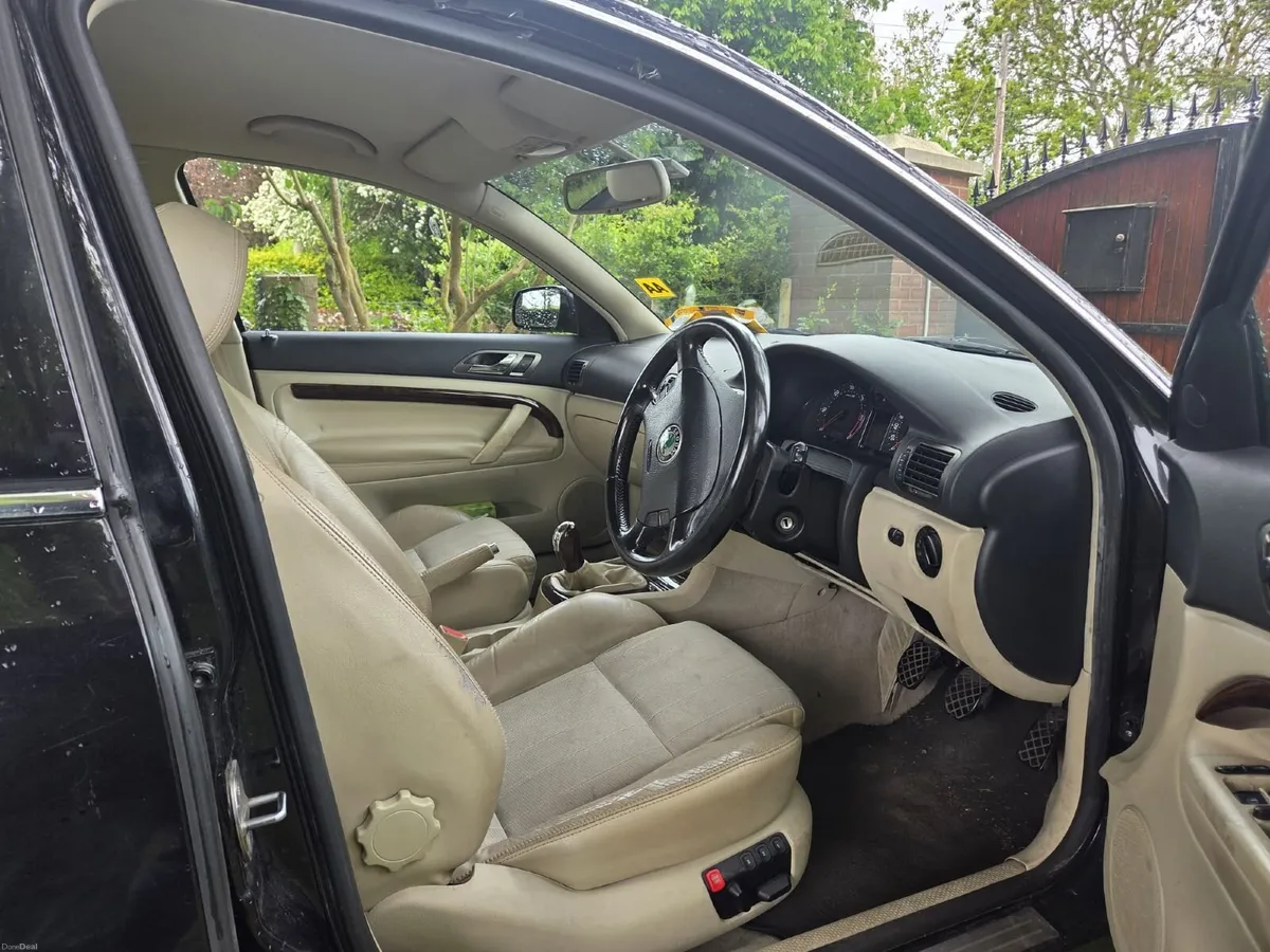 Skoda Superb 2005 - Image 4