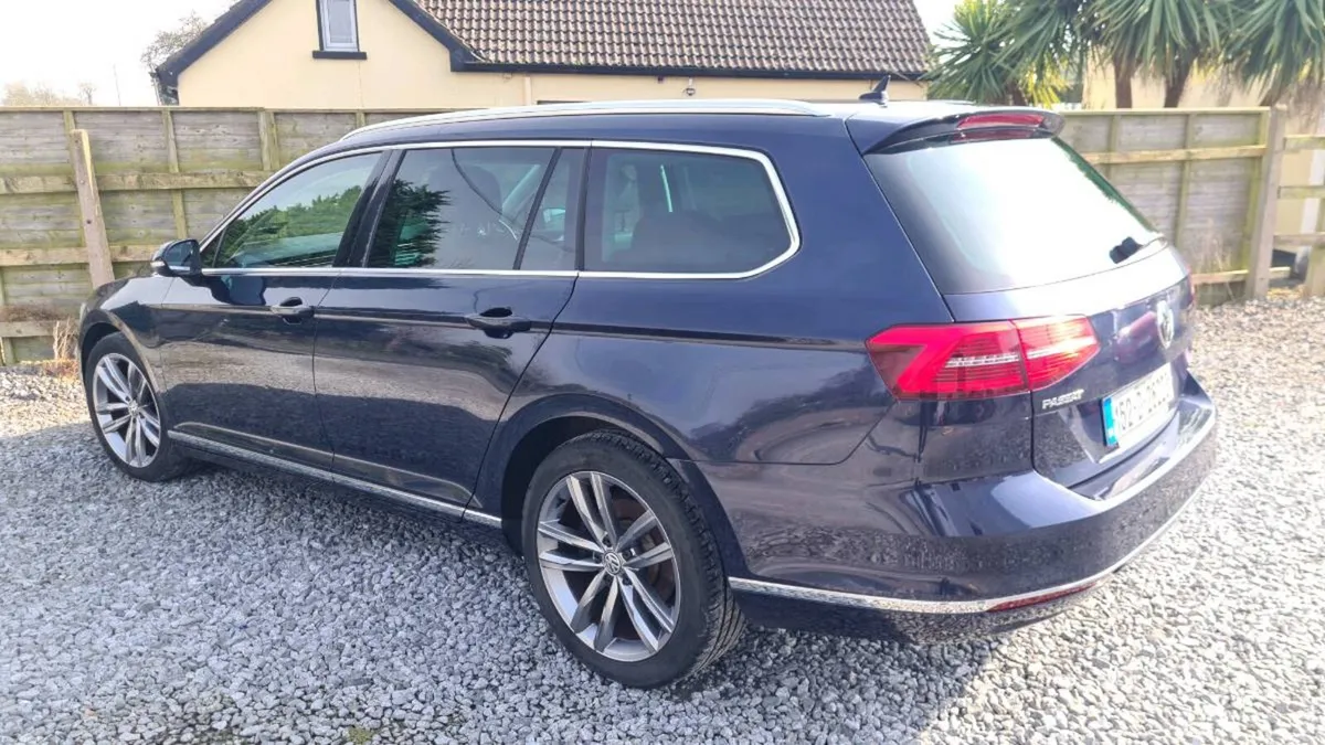 2015 Volkswagen Passat 1.6TDI Bluemotion - Image 2