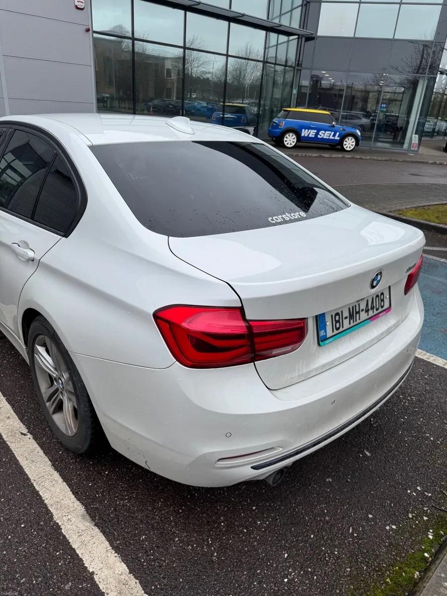 BMW 3-Series 2018 - Image 2