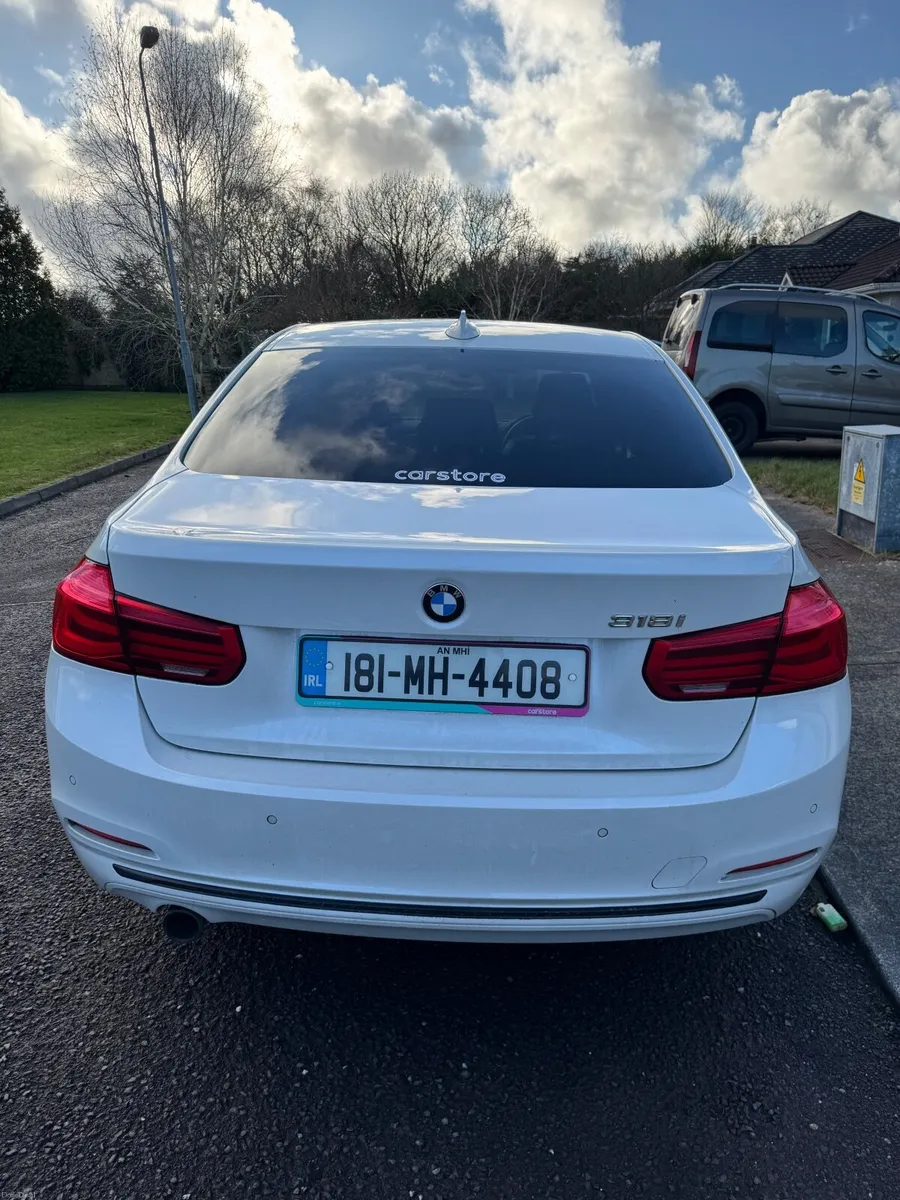 BMW 3-Series 2018 - Image 4