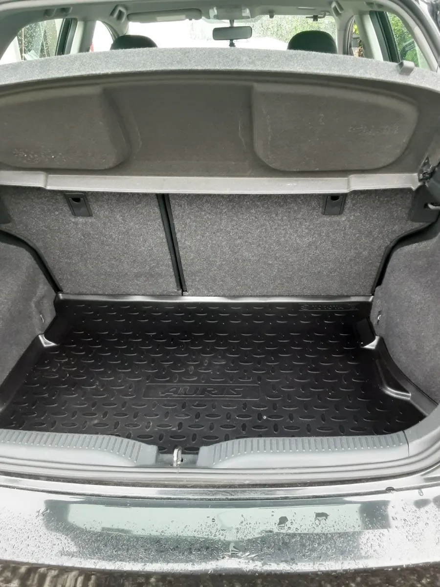 Toyota Auris 2011 - Image 4