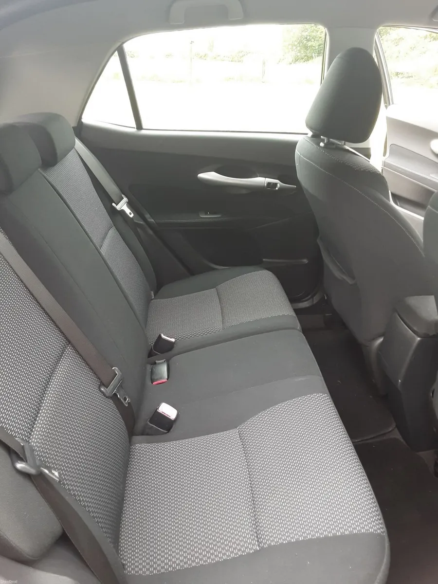 Toyota Auris 2011 - Image 5