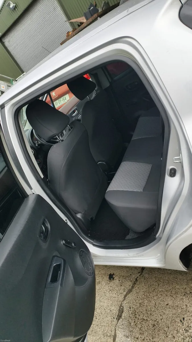 car - Image 4