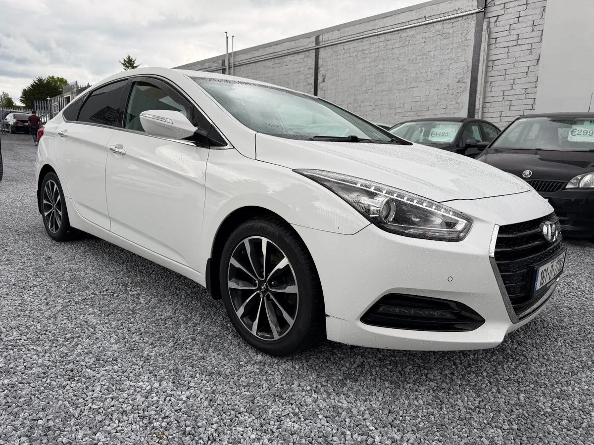 2016 (161) Hyundai i40 1.7 Executive - Image 1