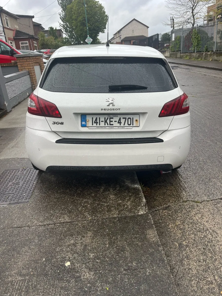 Car - Image 4