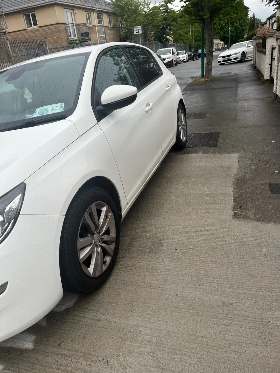 Car - Image 2