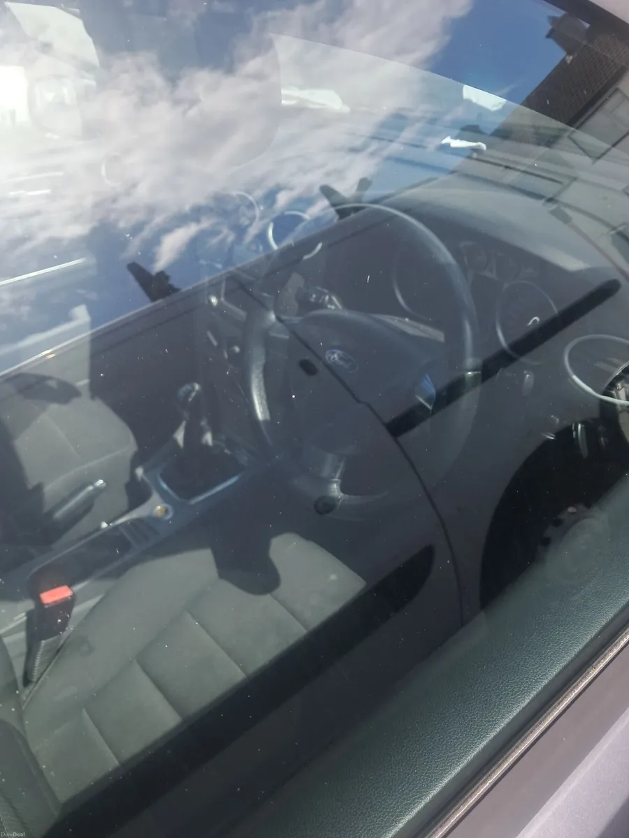Ford Focus 2011 - Image 3