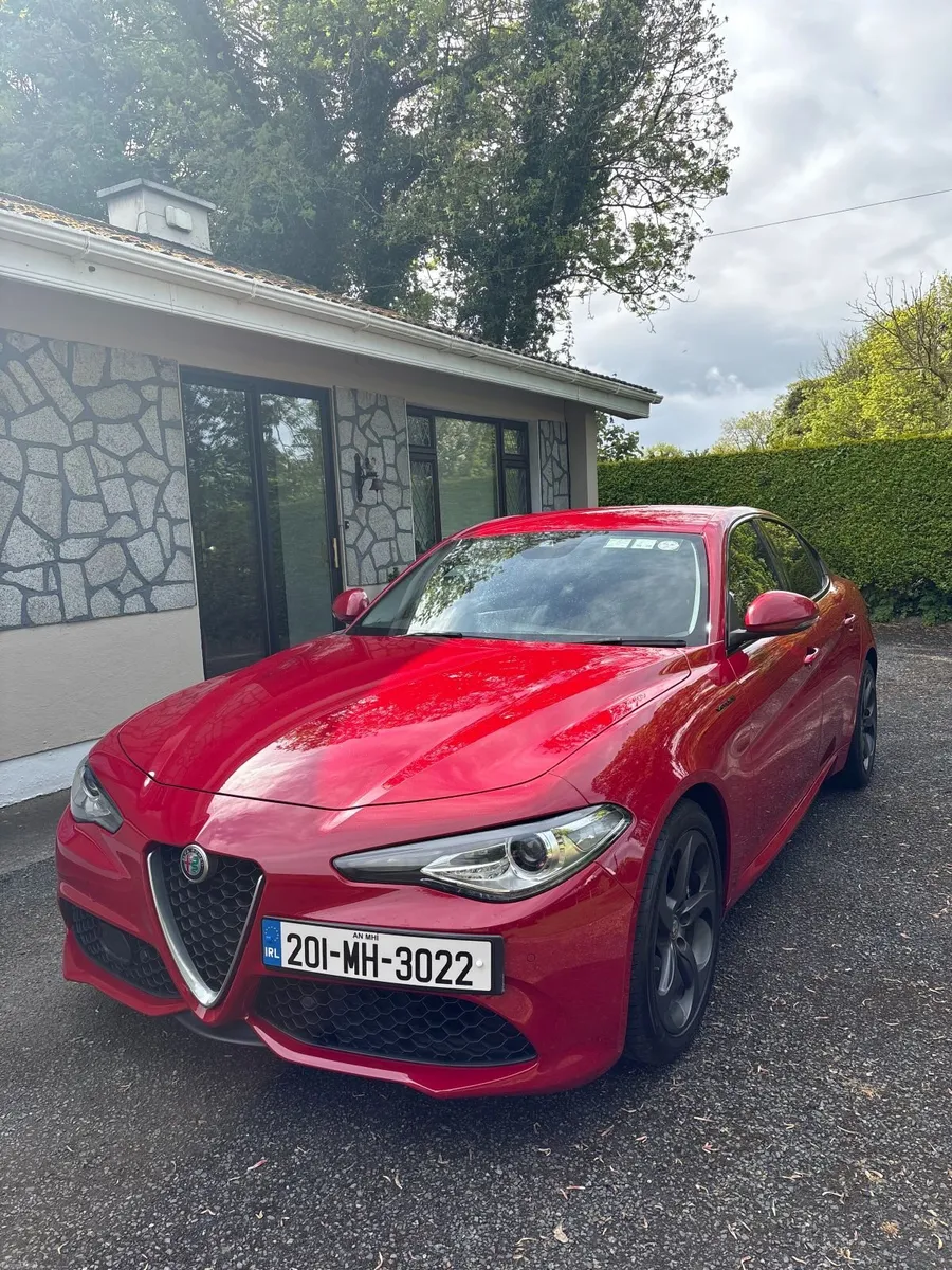 Alfa Romeo Giulia Veloce 2.0 Turbo - Image 3