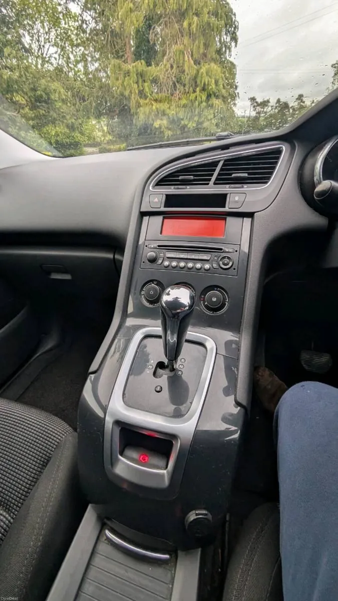 €2,600 Automatic Peugeot 5008 7 Seater Low Mileage - Image 4