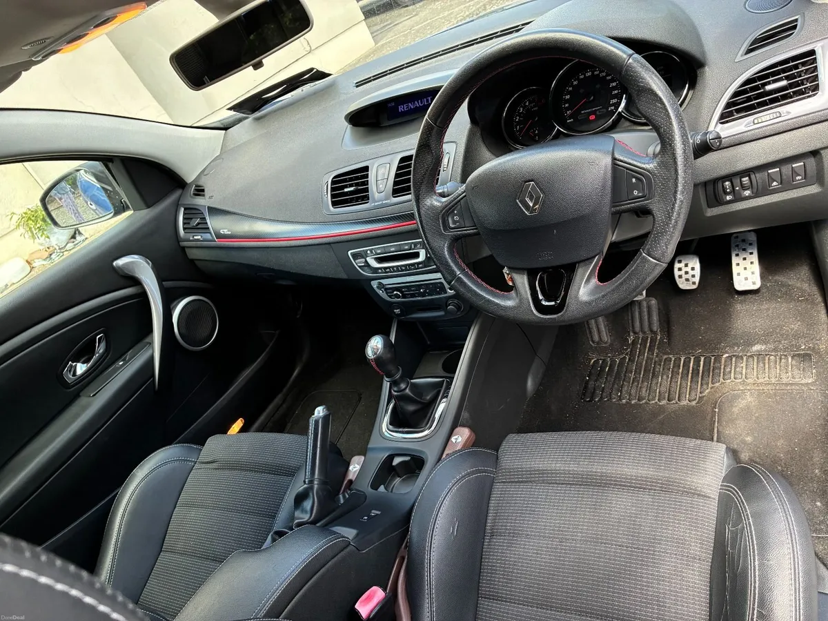Renault Megane (2013) Coupe GT Line 1.5 DCI - Image 4