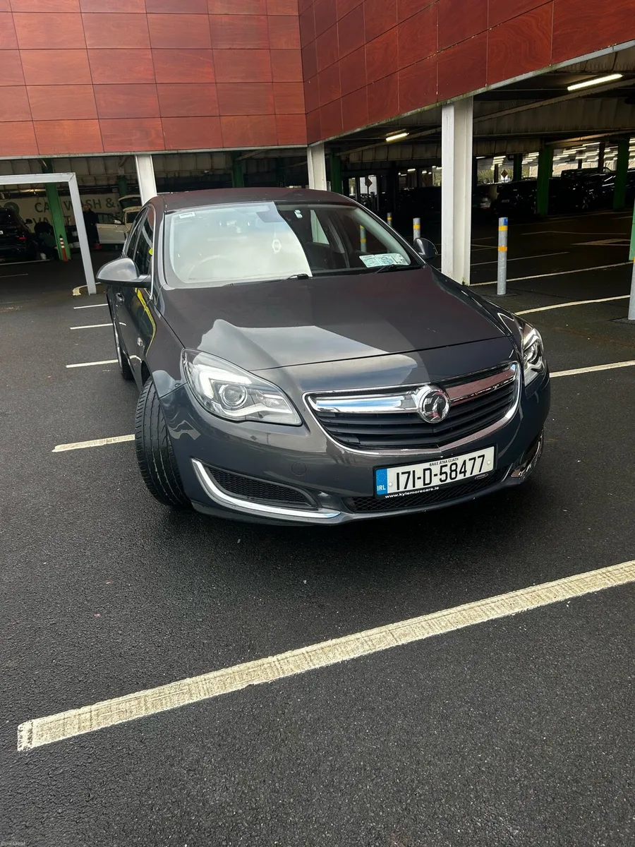 2017 Vauxhall Insignia - Image 1