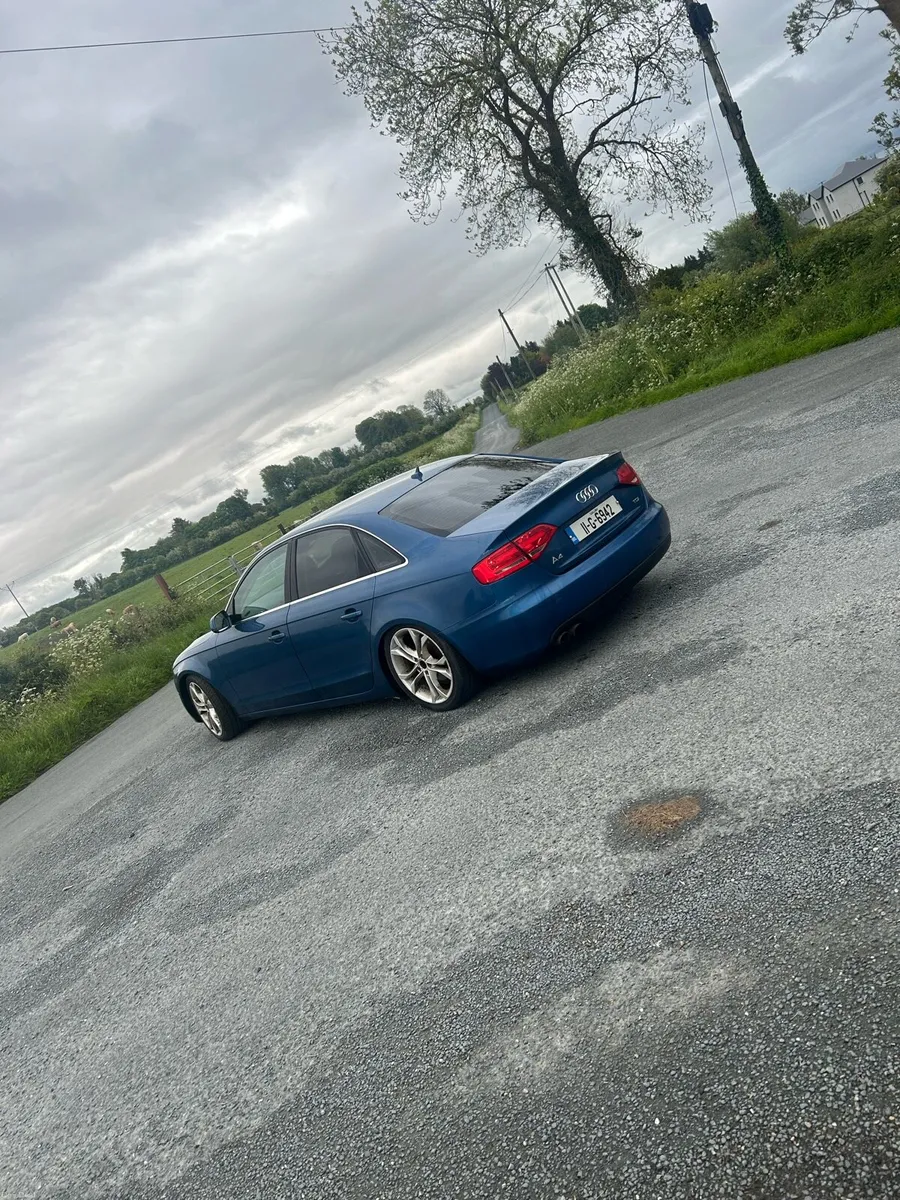 Audi A4 - Image 2