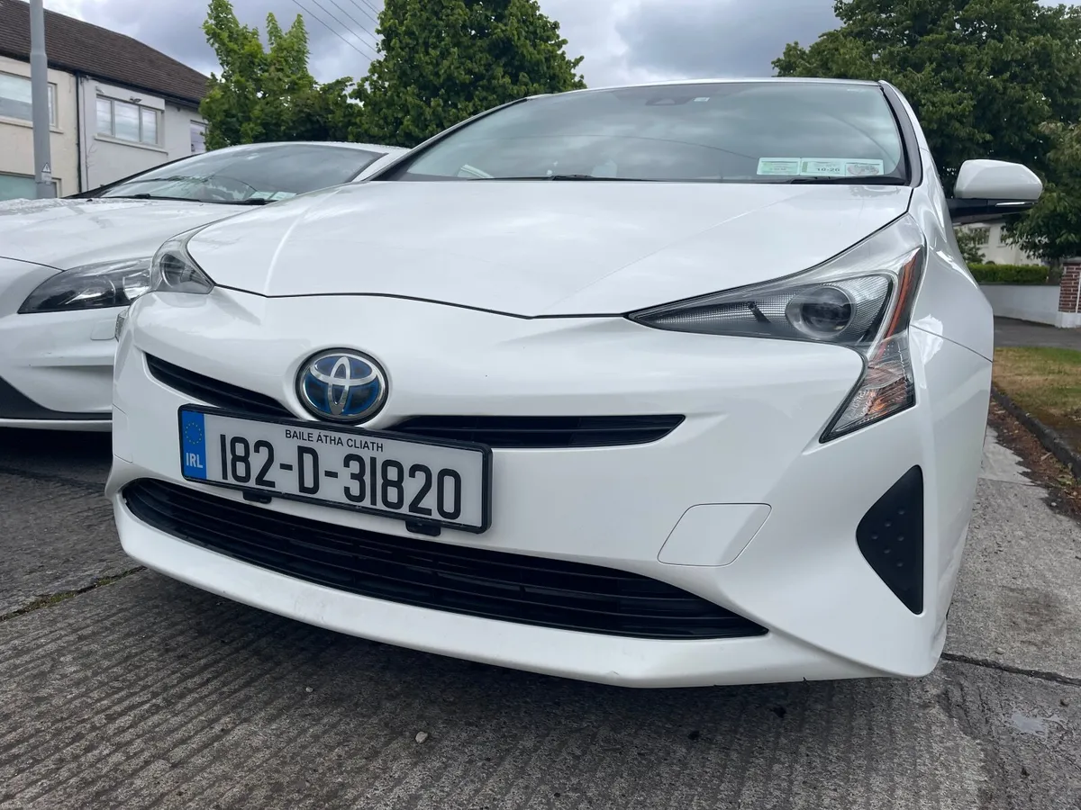 Toyota Prius 2018 HYBRID AUTOMATIC - Image 4