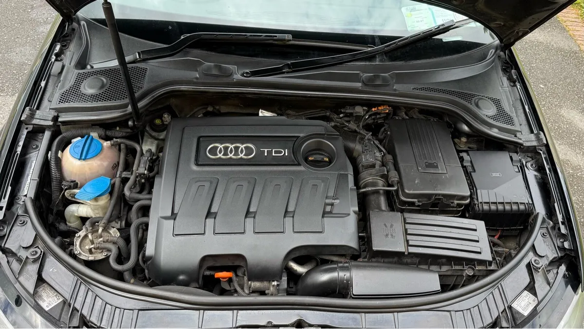 Audi A3 2011 1.6 TDI Sportback Read description ! - Image 2