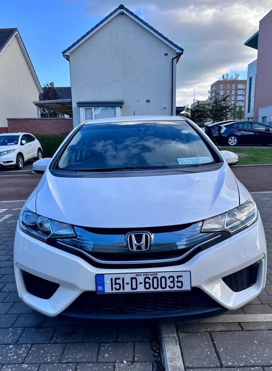 Honda Fit 2015 - Image 2