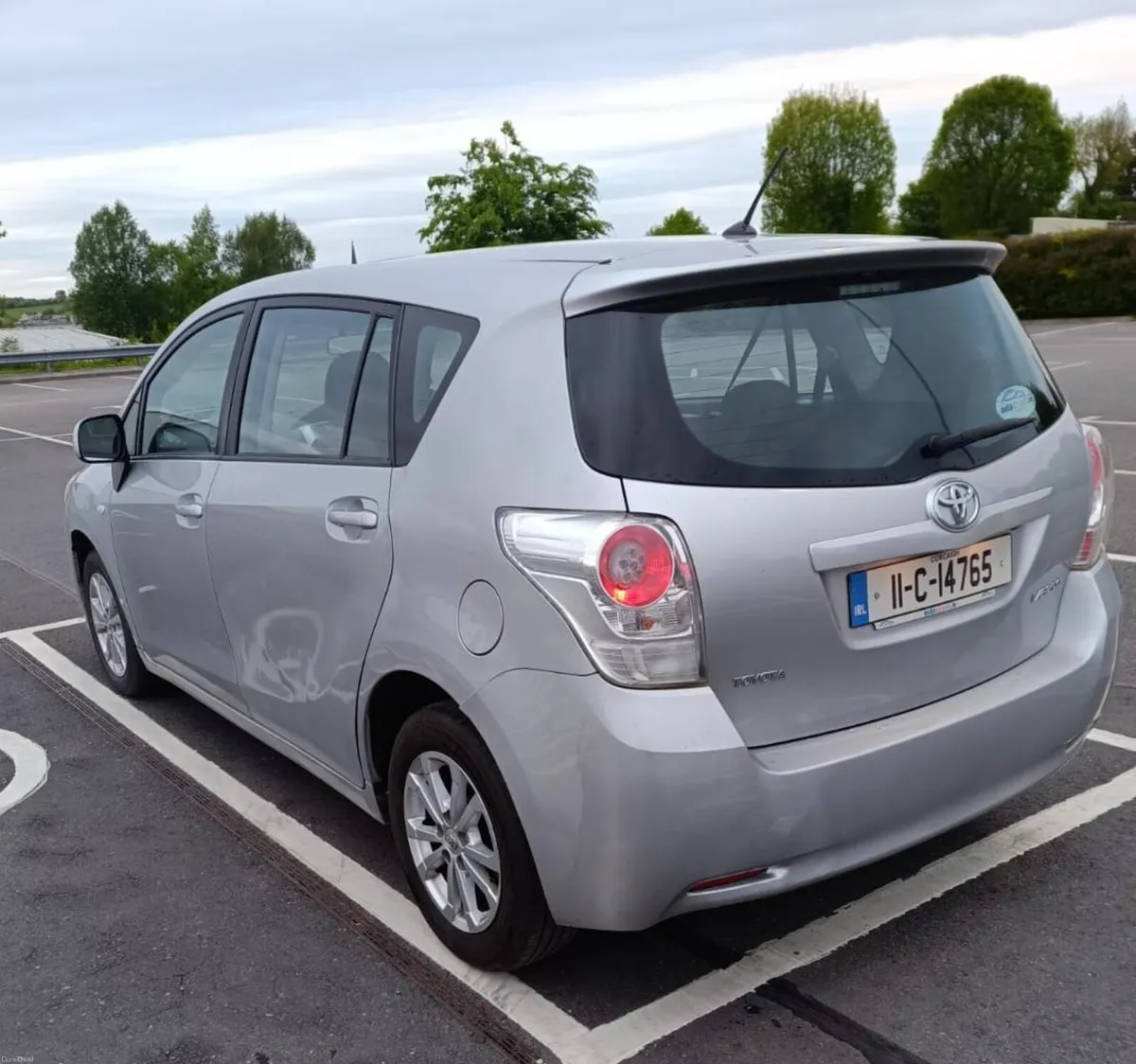 2011 Toyota Verso 2.0 D-4D  NCT 07-27 Tax 6-26 - Image 3