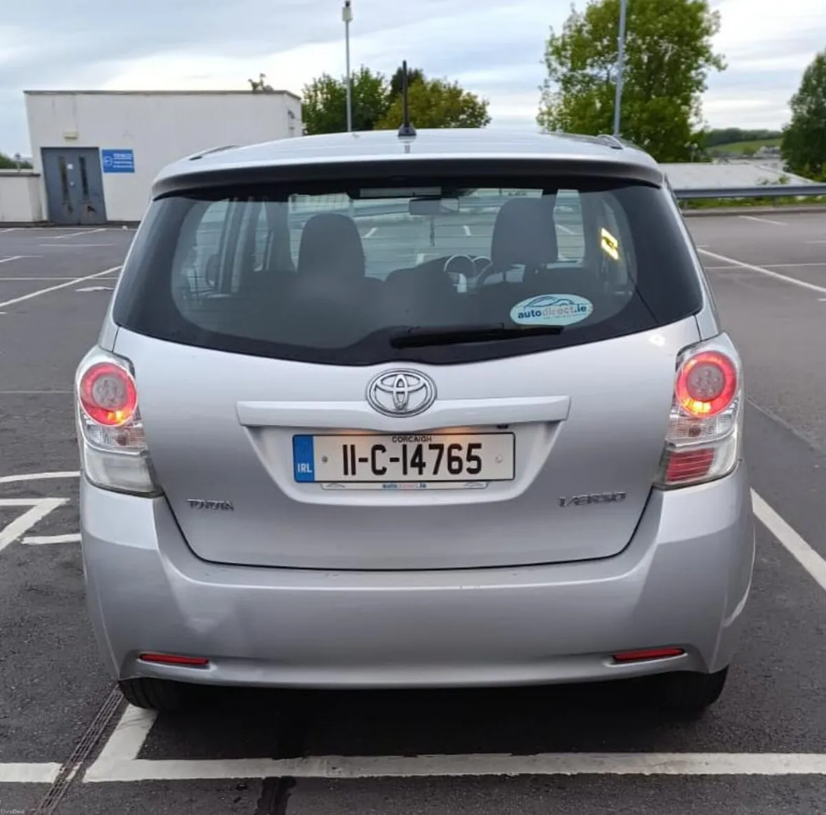 2011 Toyota Verso 2.0 D-4D  NCT 07-27 Tax 6-26 - Image 4